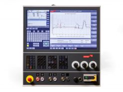 Industriell kontrollpanel med bildskärm som visar grafer och olika input-output-portar och kontrollrattar för Starrag-Heckert H-serien.